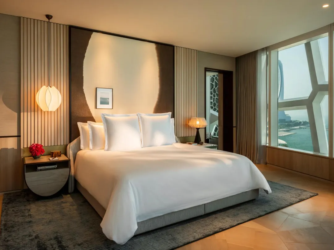 Odysseys Travel - Rosewood Doha - Rooms - Lusail View Junior Suite - Lusail