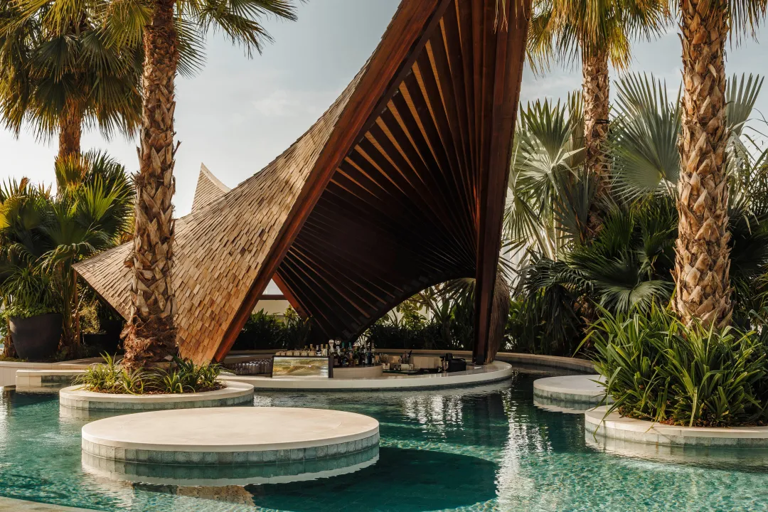 Odysseys Travel - One&Only One Za’abeel - Restaurants - The Garden Pool Bar - Poolside