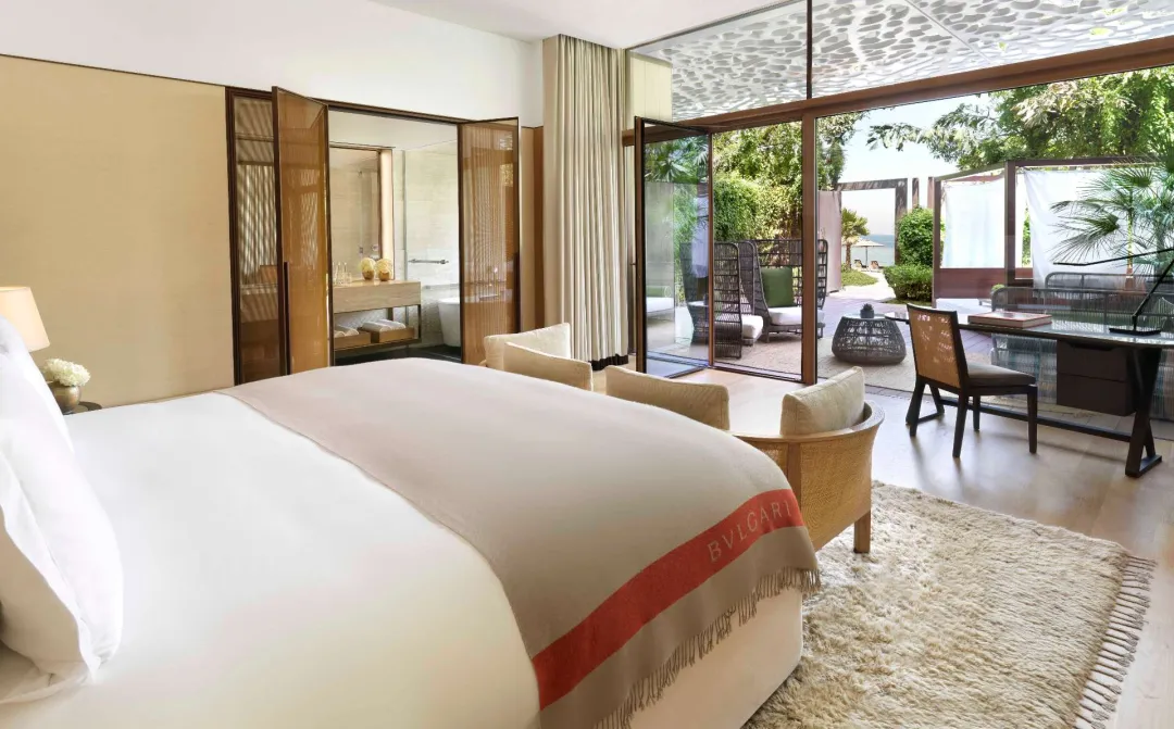 Odysseys Travel - Bvlgari Resort Dubai - Garden Room - Bedroom