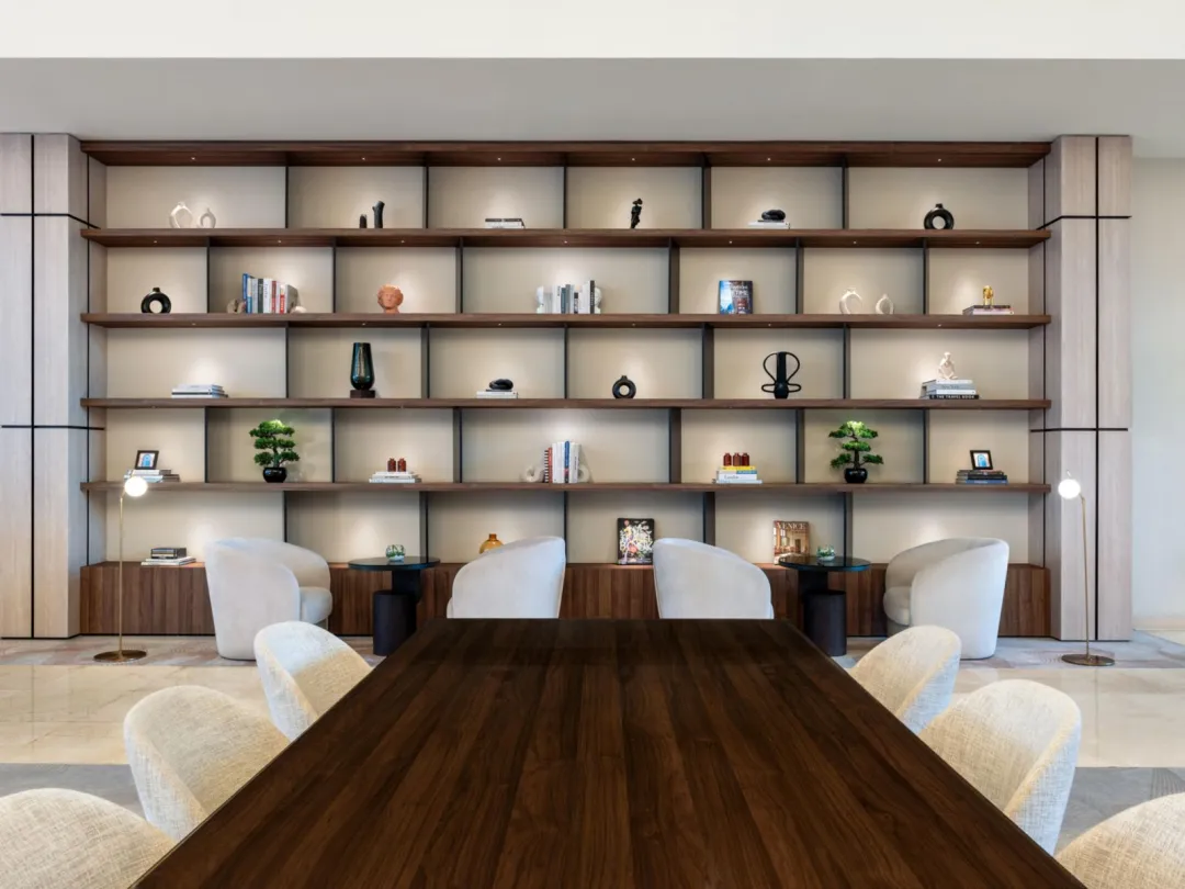 Odysseys Travel - Yas Plaza Marina by IHG - Lobby Library