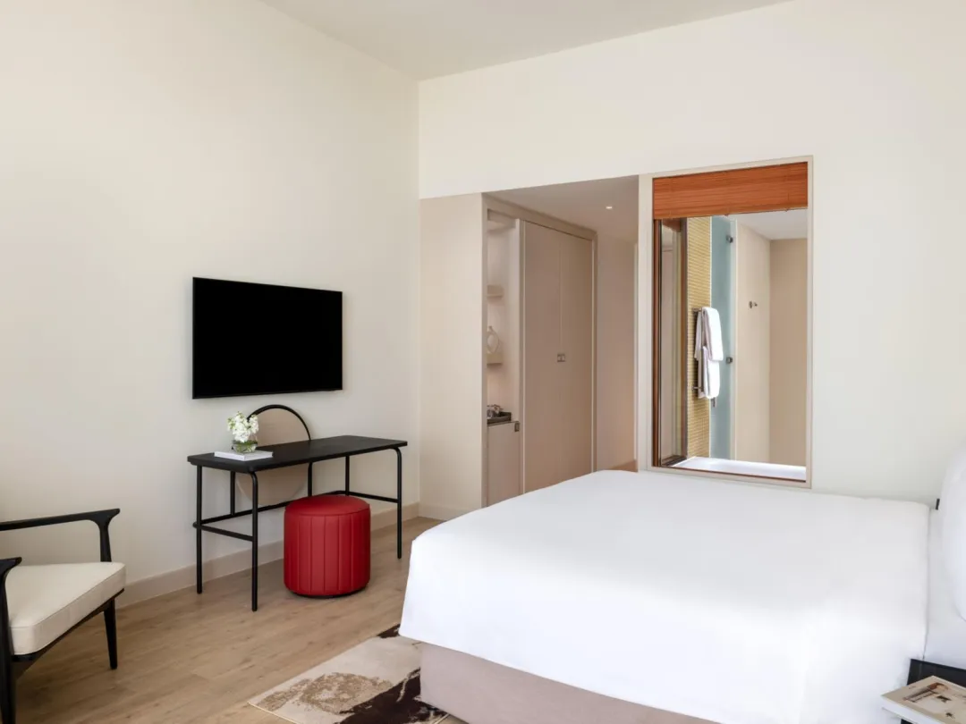 Odysseys Travel - Yas Plaza Marina by IHG - One King Deluxe Plaza View Theme Park Access - Desk Area
