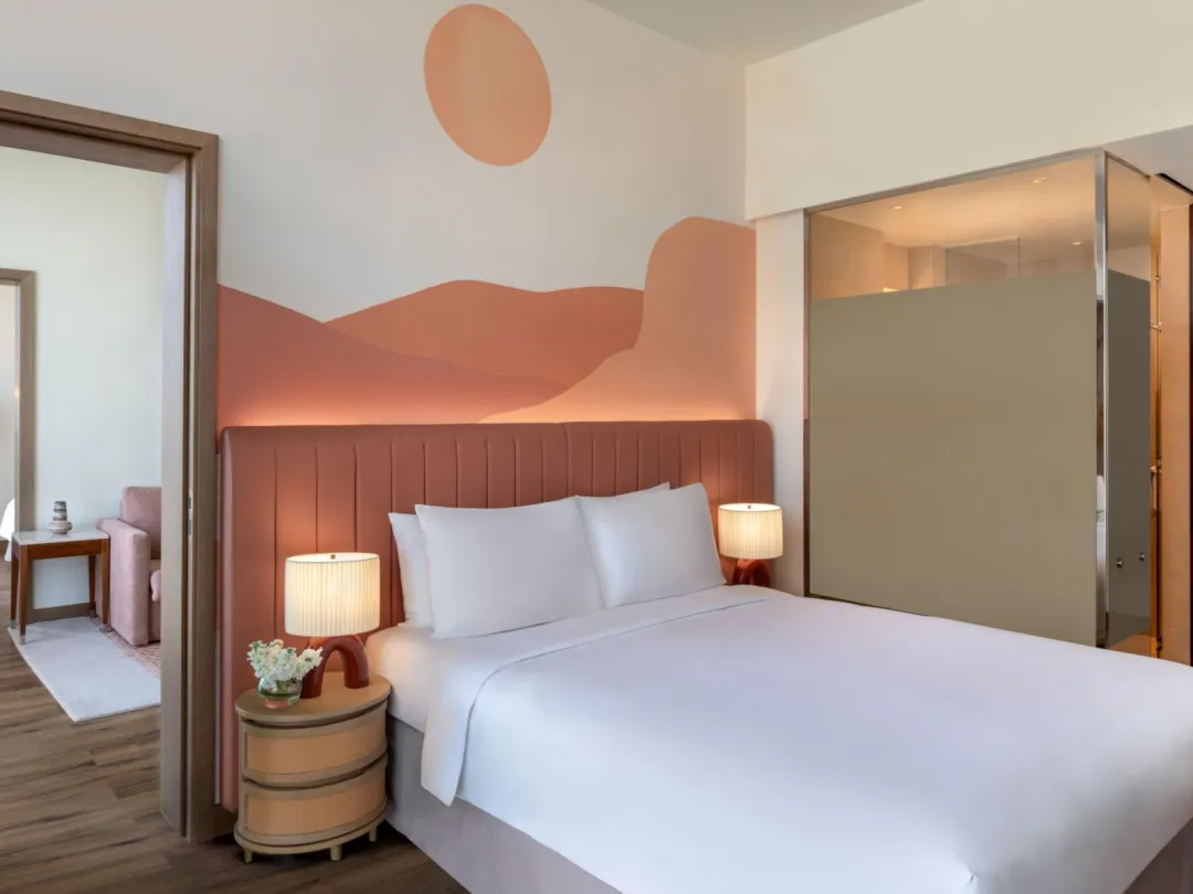 Odysseys Travel - Yas Plaza Circuit - Yas Island by IHG - One Queen Two Twin Family Suite Plaza View Theme Park Access - Bedroom (Queen)