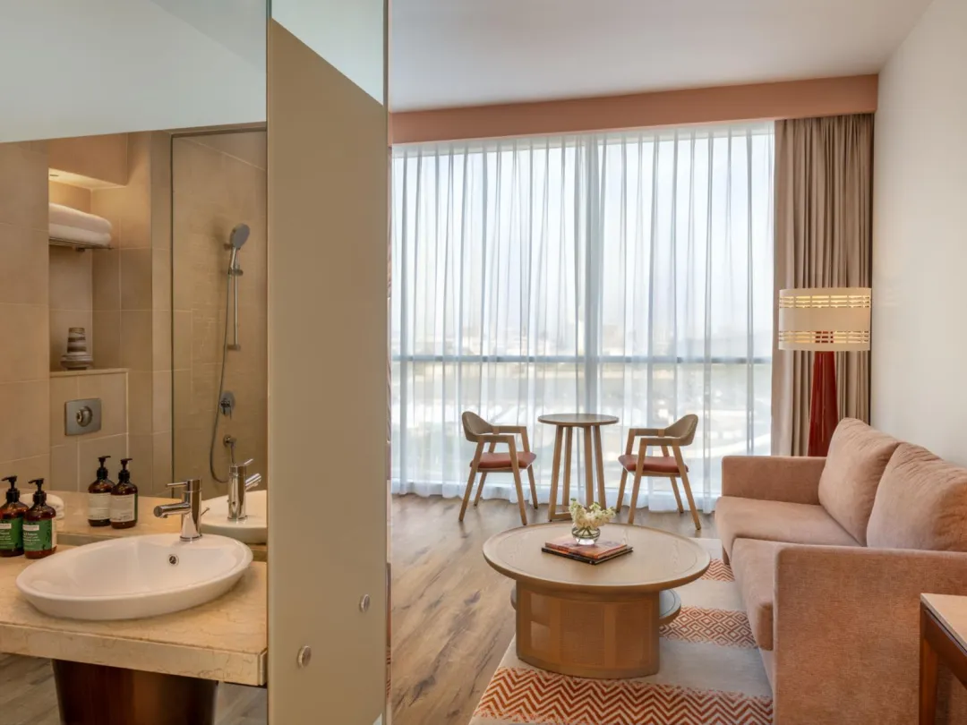 Odysseys Travel - Yas Plaza Circuit - Yas Island by IHG - One Queen Two Twin Family Suite Plaza View Theme Park Access - Bathroom