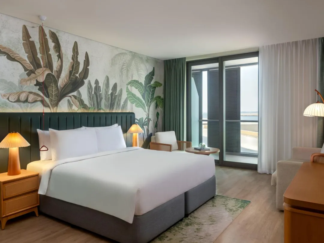 Odysseys Travel - Yas Plaza Mangroves by IHG - Deluxe Room Theme Park Access - Bedroom (King)