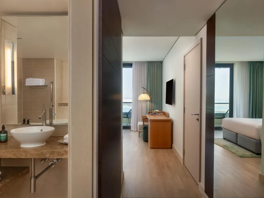 Odysseys Travel - Yas Plaza Mangroves by IHG - Deluxe Room Theme Park Access - Bathroom