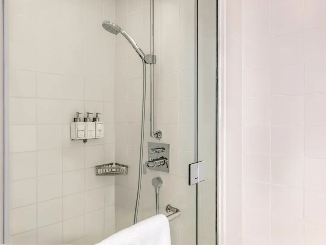 Odysseys Travel - Yas Plaza Bay - Deluxe Family Suite Plaza View - Bathroom
