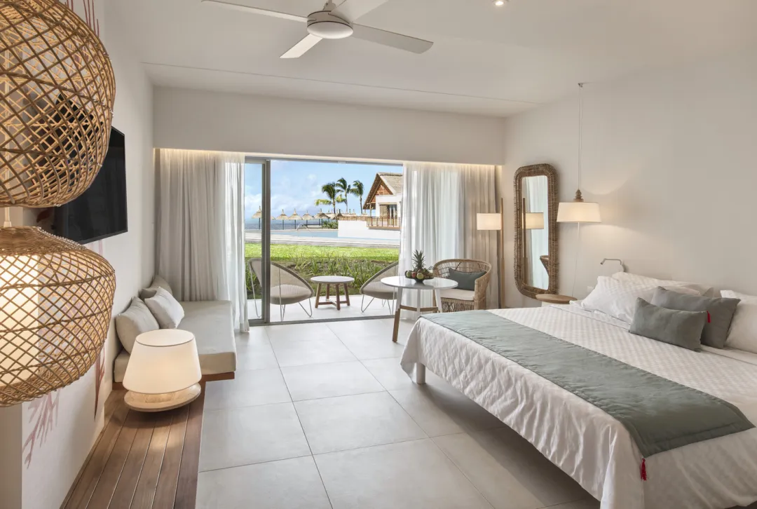 Odysseys Travel - Preskil Island Resort Mauritius - Rooms - Superior Room Sea View - Bedroom