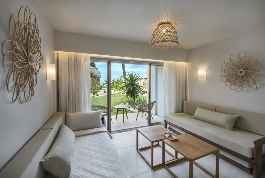 Odysseys Travel - Preskil Island Resort Mauritius - Rooms - Deluxe Family Room - Lounge