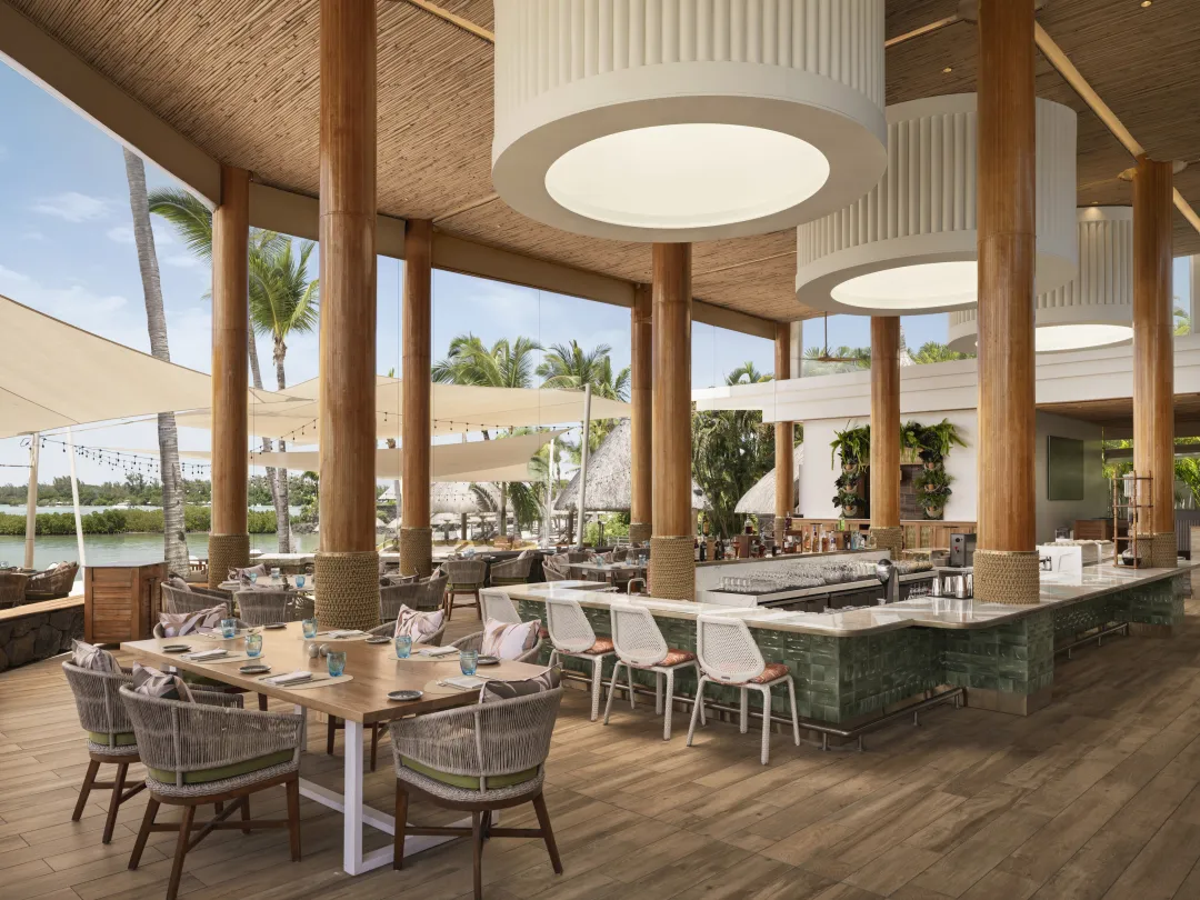 Odysseys Travel - Four Seasons Resort Mauritius at Anahita - Chaloupe - Interior