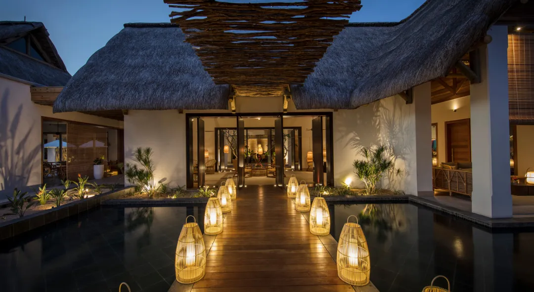 Odysseys Travel - Preskil Island Resort Mauritius - Entrance - Lantern Walkway
