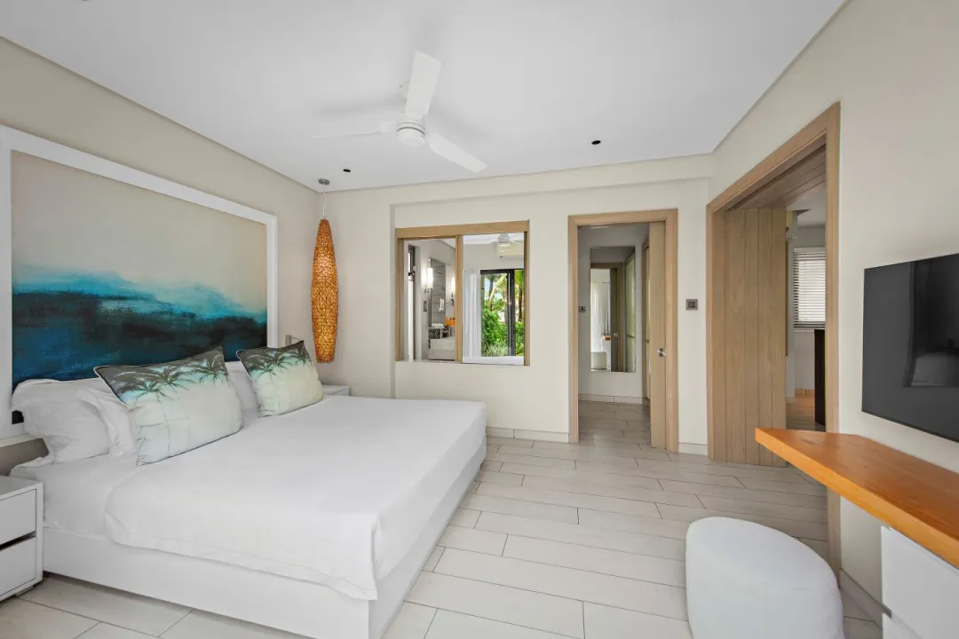 Odysseys Travel - The Bay Club at Anahita - Rooms - Junior Suite with Garden View - One Bedroom - Bedroom