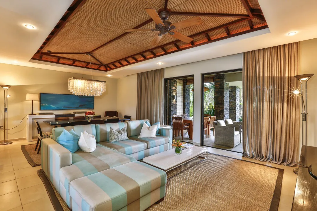 Odysseys Travel - The Bay Club at Anahita - Rooms - Prestige Suite Sea View - Two Bedrooms - Lounge