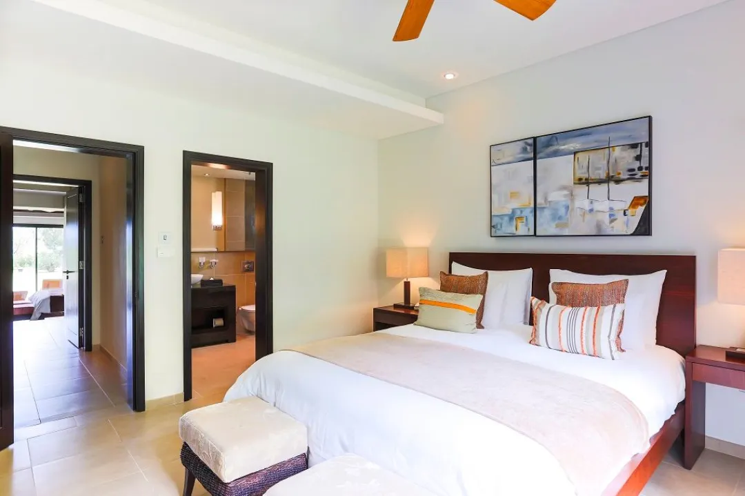 Odysseys Travel - The Bay Club at Anahita - Rooms - Prestige Suite Golf View - Three Bedrooms - Second Bedroom