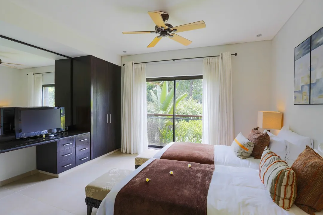 Odysseys Travel - The Bay Club at Anahita - Rooms - Prestige Suite Sea View - Three Bedrooms - Second Bedroom