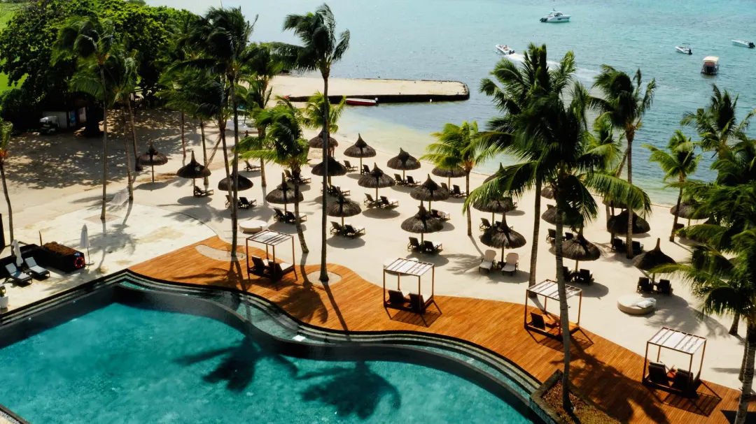 Odysseys Travel - The Bay Club at Anahita - Main Pool and Beach