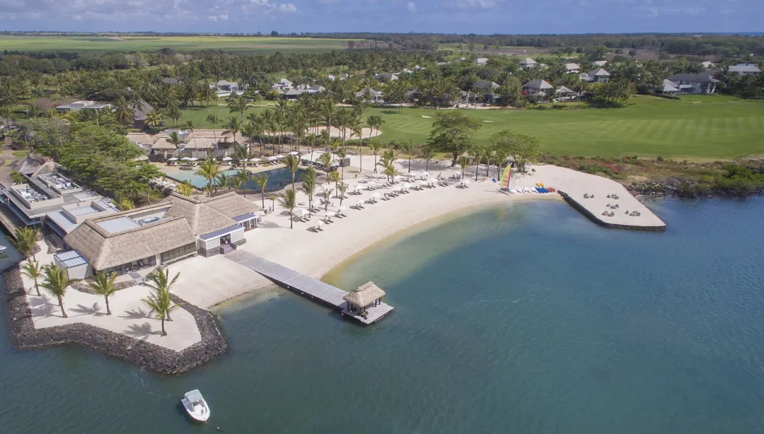 Odysseys Travel - The Bay Club at Anahita - Resort Exterior