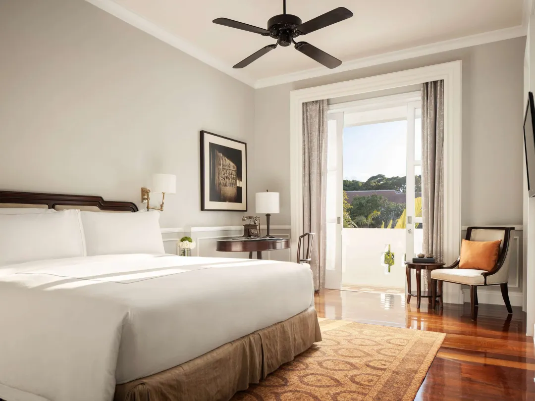 Odysseys Travel - Raffles Grand Hotel d'Angkor - Rooms - Colonial Suite - Bedroom (King)