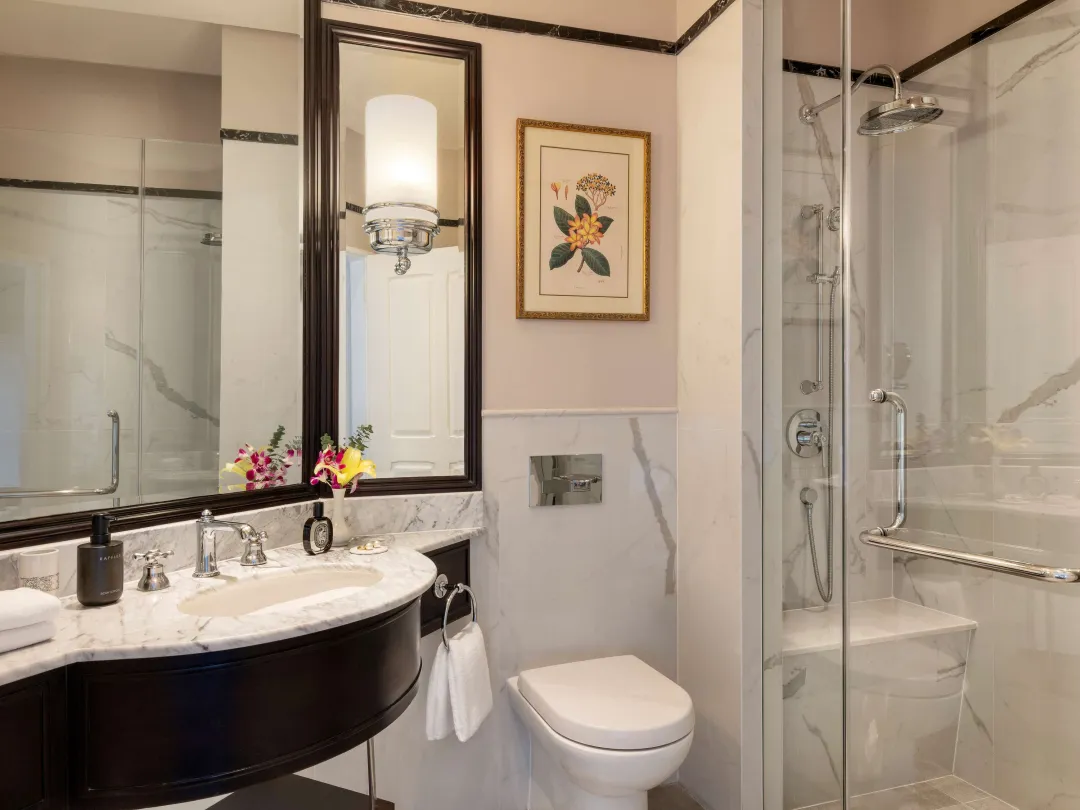 Odysseys Travel - Raffles Grand Hotel d'Angkor - Rooms - Landmark Pool View Room - Bathroom