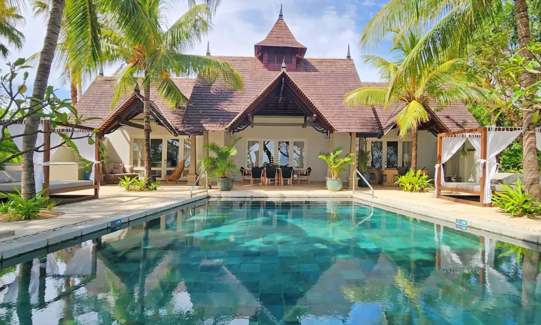 Odysseys Travel - Maradiva Villas Resort & Spa - Presidential Beachfront Pool Villa - Two Bedroom - Pool Terrace