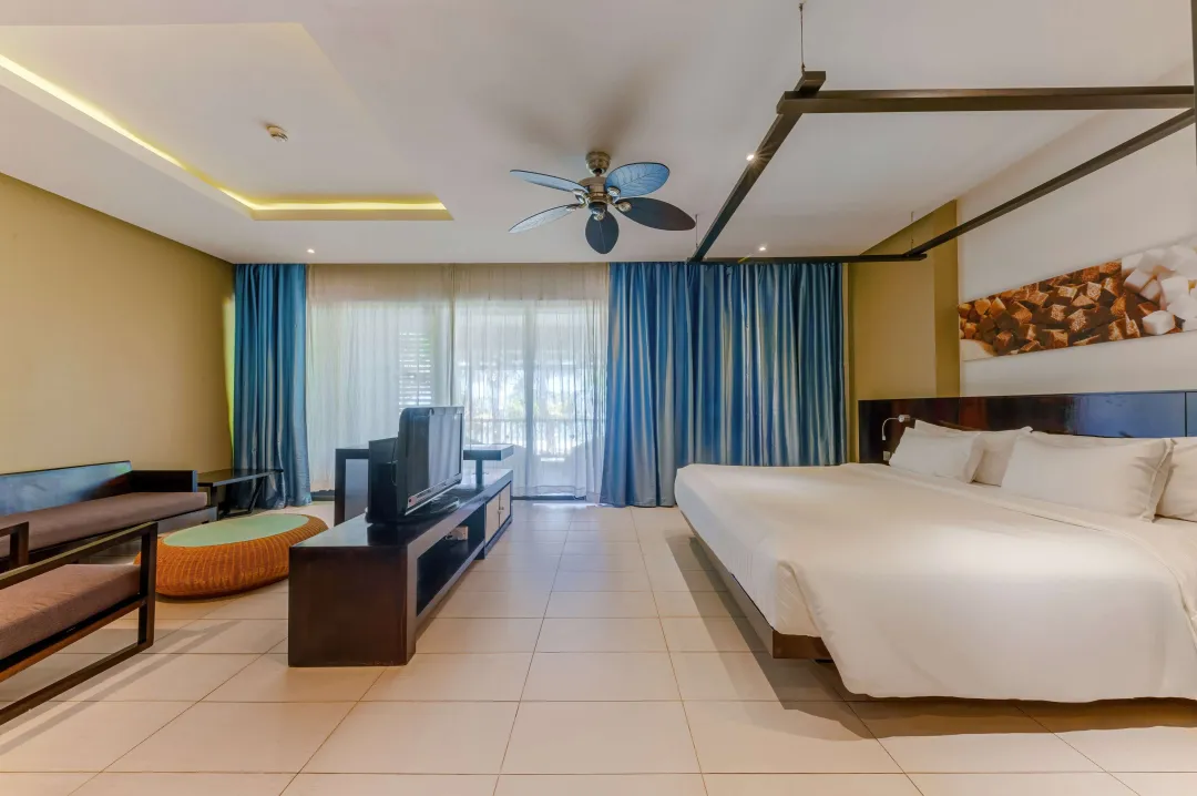 Odysseys Travel - Crystals Beach Resort Belle Mare - Junior Suite Garden View - Living Area