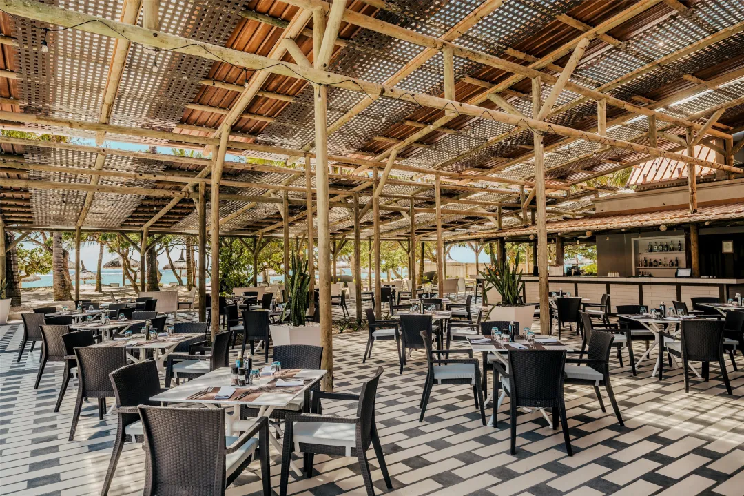 Odysseys Travel - Crystals Beach Resort Belle Mare - Ocean Grill - Dining Area