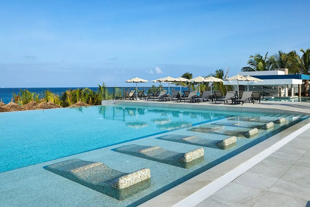 Odysseys Travel - Hotel Riu Palace Swahili - Infinity Pool - Nungwi
