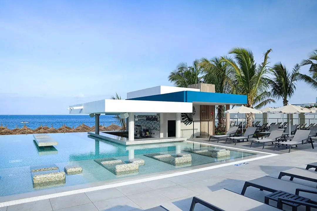 Odysseys Travel - Hotel Riu Palace Swahili - Swim Up Bar - Nungwi