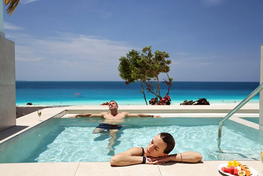Odysseys Travel - Hotel Riu Palace Swahili - Junior Suite Swim-up Ocean View Elite Club - Private Pool