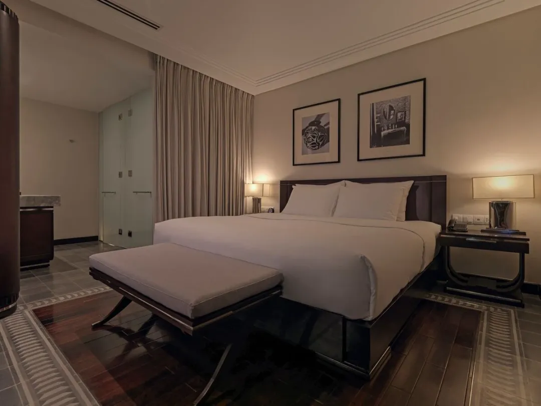 Odysseys Travel - Azerai La Residence, Hue - Deluxe Room - Bedroom