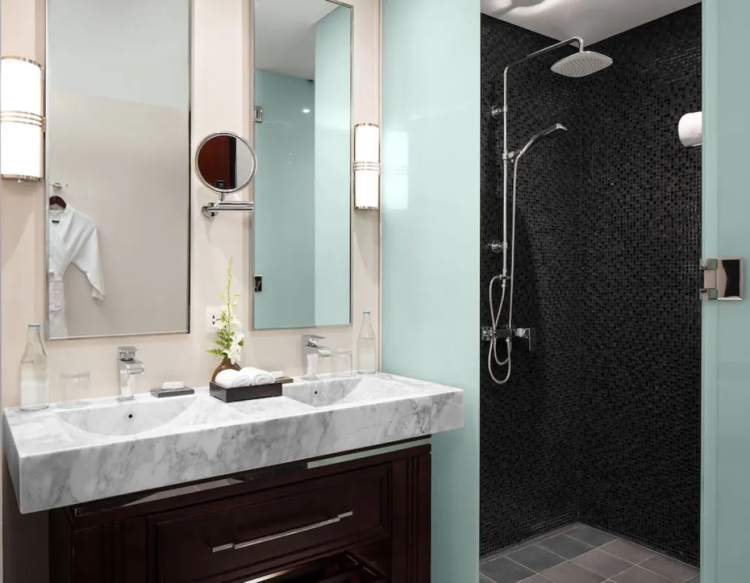 Odysseys Travel - Azerai La Residence, Hue - Deluxe River View - Bathroom Vanity
