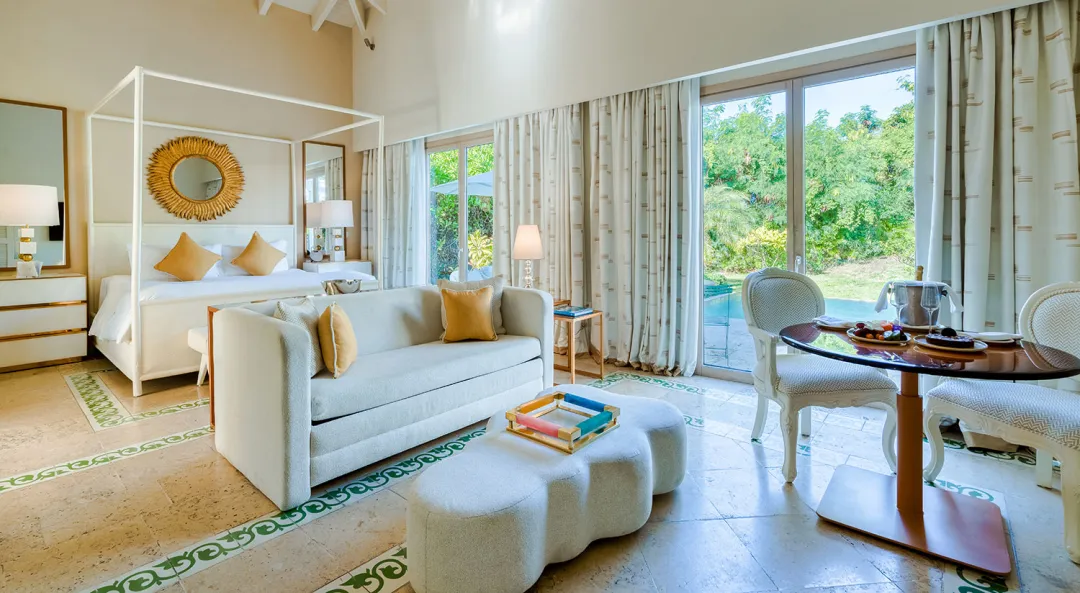 Odysseys Travel - Eden Roc Cap Cana - Luxury Pool Junior Suite - Lounge