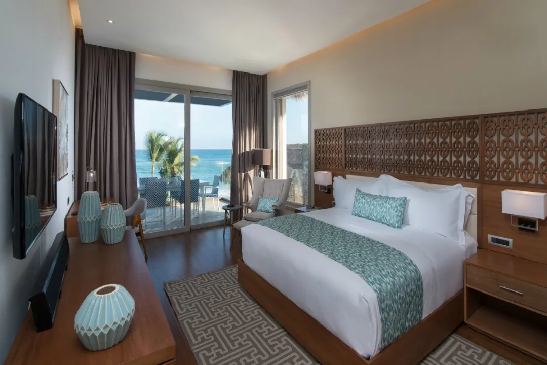 Odysseys Travel - Eden Roc Cap Cana - One Bedroom Beachfront Suite - Bedroom