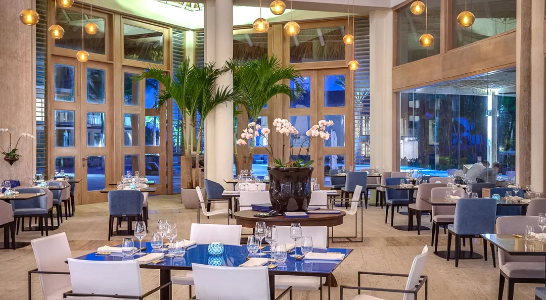 Odysseys Travel - Eden Roc Cap Cana - Blue - Interior set up