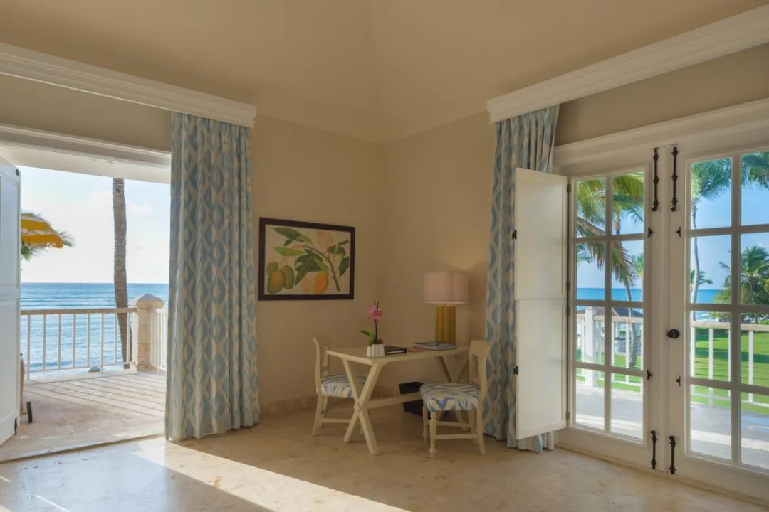 Odysseys Travel - Tortuga Bay Punta Cana - Rooms - Junior Suite Beach Front - Balcony