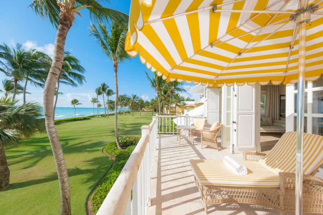 Odysseys Travel - Tortuga Bay Punta Cana - Rooms - Junior Suite Beach Front - Terrace