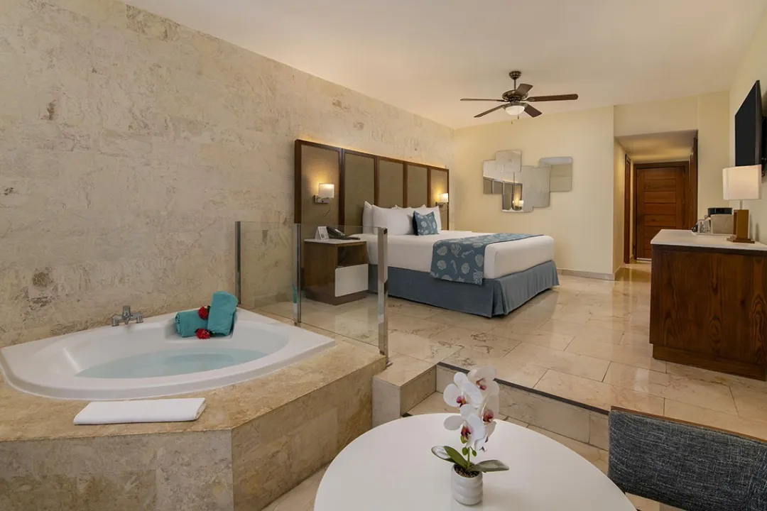 Odysseys Travel - Impressive Premium Punta Cana - Rooms - Junior Suite Premium Ocean Front View With Jacuzzi - Jacuzzi