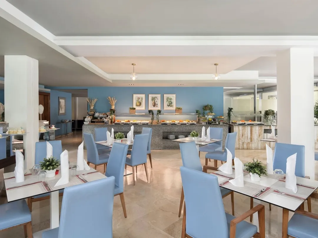 Odysseys Travel - Impressive Premium Punta Cana - Premium Lounge Buffet - Interior set up