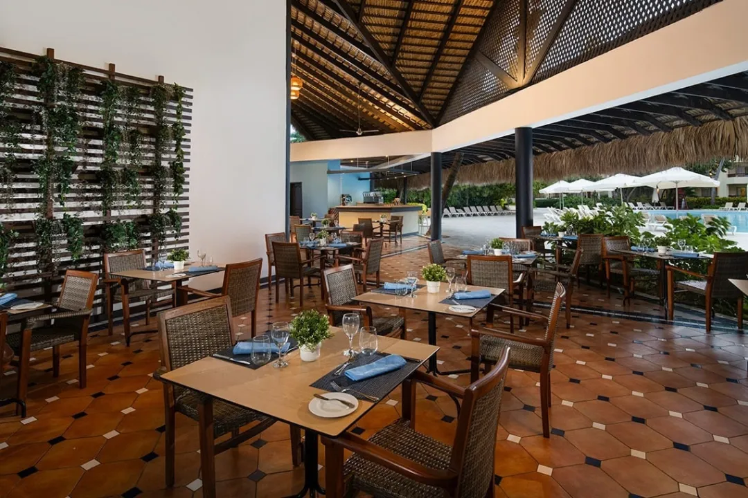 Odysseys Travel - Impressive Premium Punta Cana - Restaurante Olive Tree - Interior set up