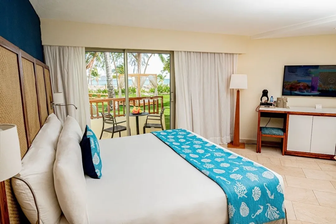 Odysseys Travel - Impressive Punta Cana - Rooms - Tropical View Room - Bed