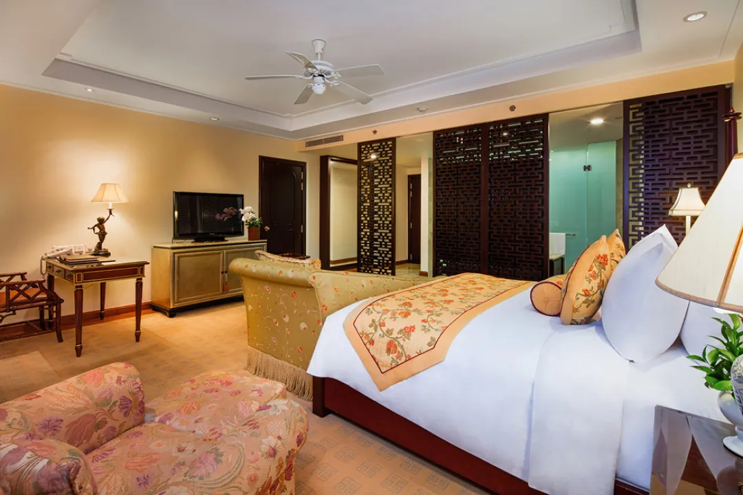 Odysseys Travel - Indochine Palace Hue - Palace Studio - Bedroom