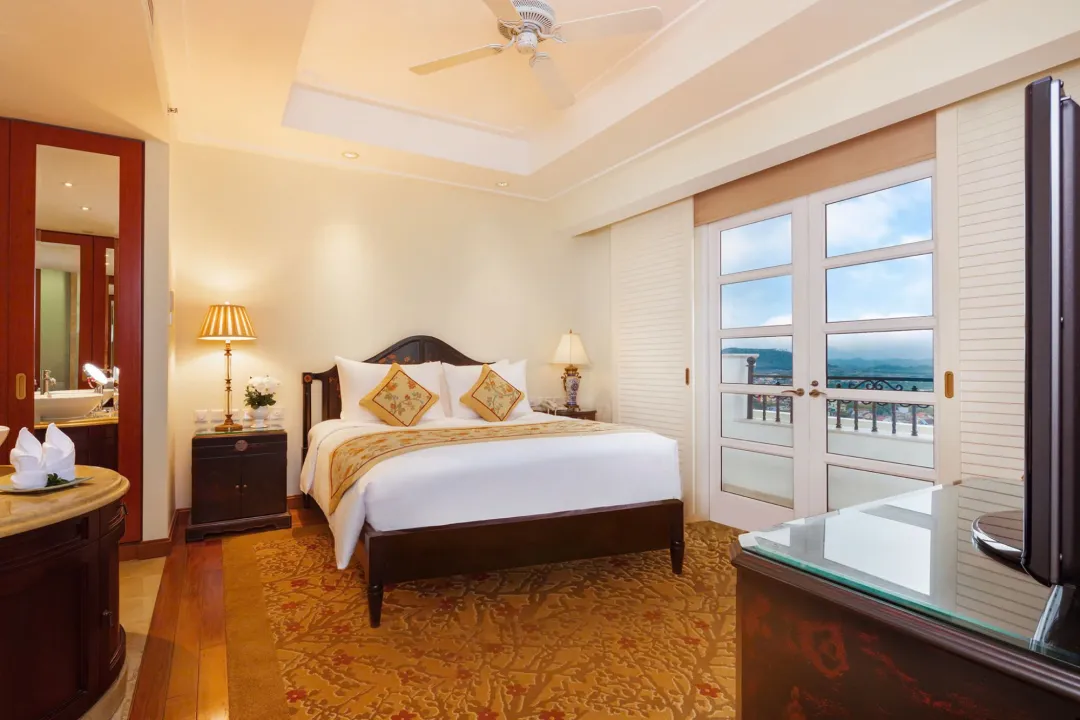 Odysseys Travel - Indochine Palace Hue - Palace Suite - Bedroom