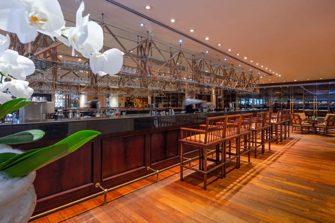Odysseys Travel - Indochine Palace Hue - Le Bar - Bar Interior