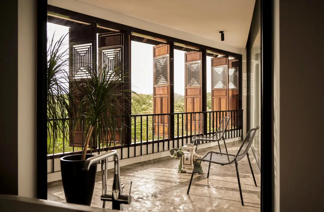 Deluxe Suite - Balcony Lounge