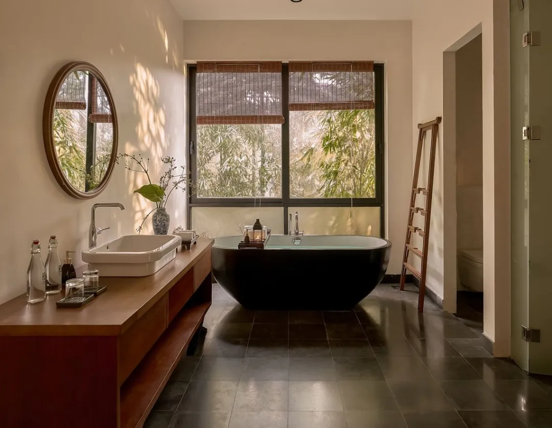 Family Suite - Bathroom