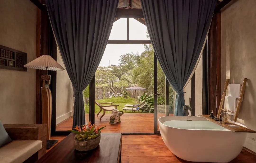One Bedroom Garden Villa - Bathtub