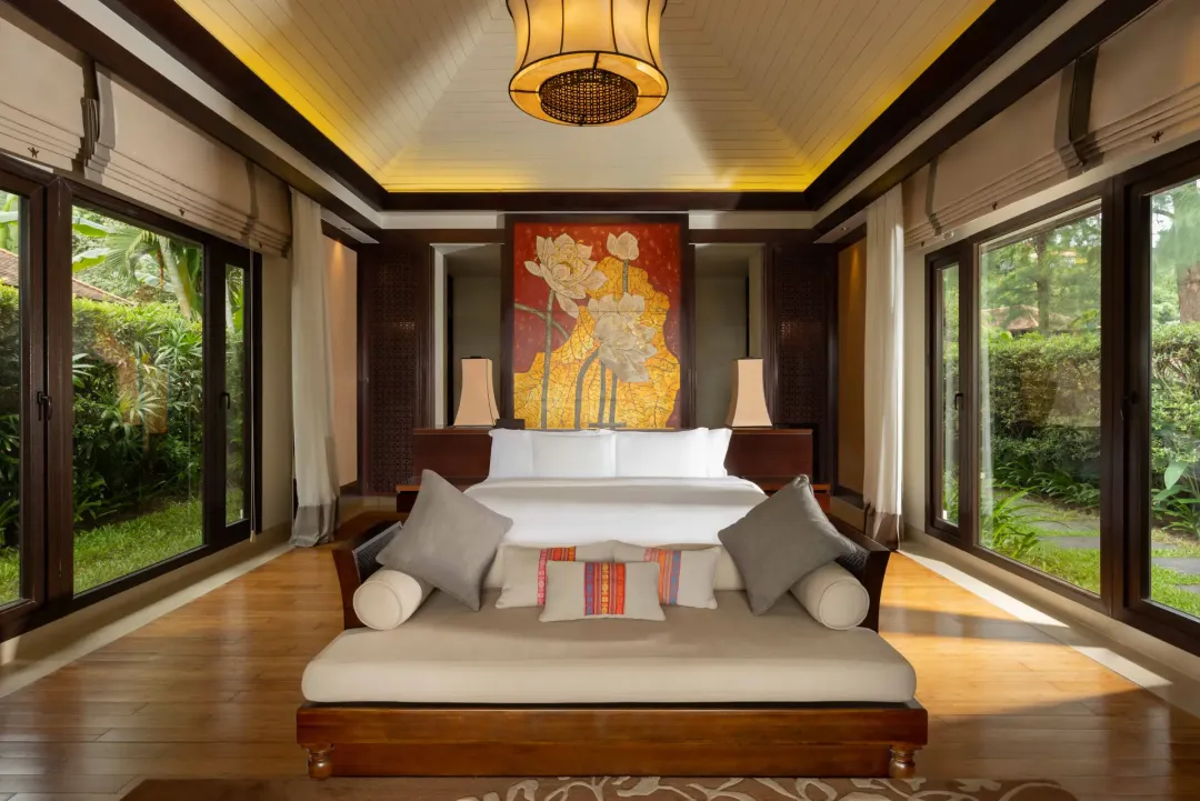 Lagoon Pool Villa - King Bed