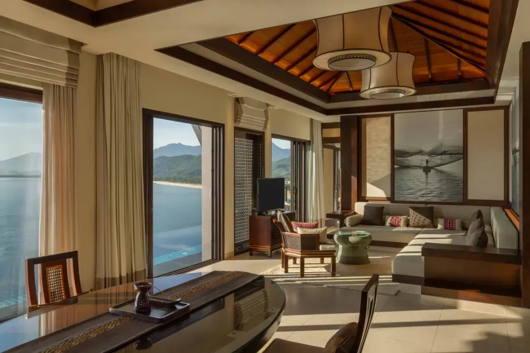 One-Bedroom Seaview Hill Pool Villa - Dining Aeria