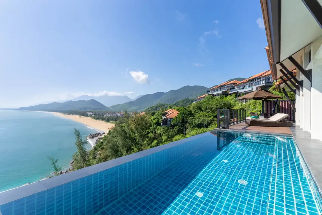 One-Bedroom Seaview Hill Pool Villa - Pool with Sea View