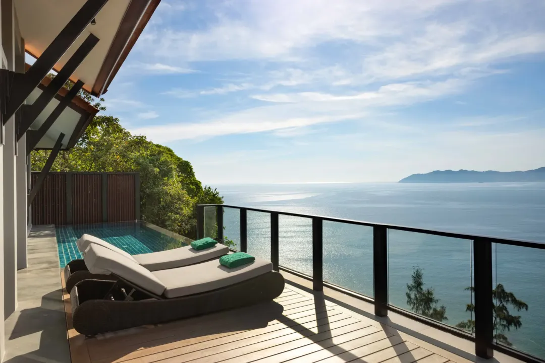 One-Bedroom Seaview Hill Pool Villa - Terrace Lounge with Sea View