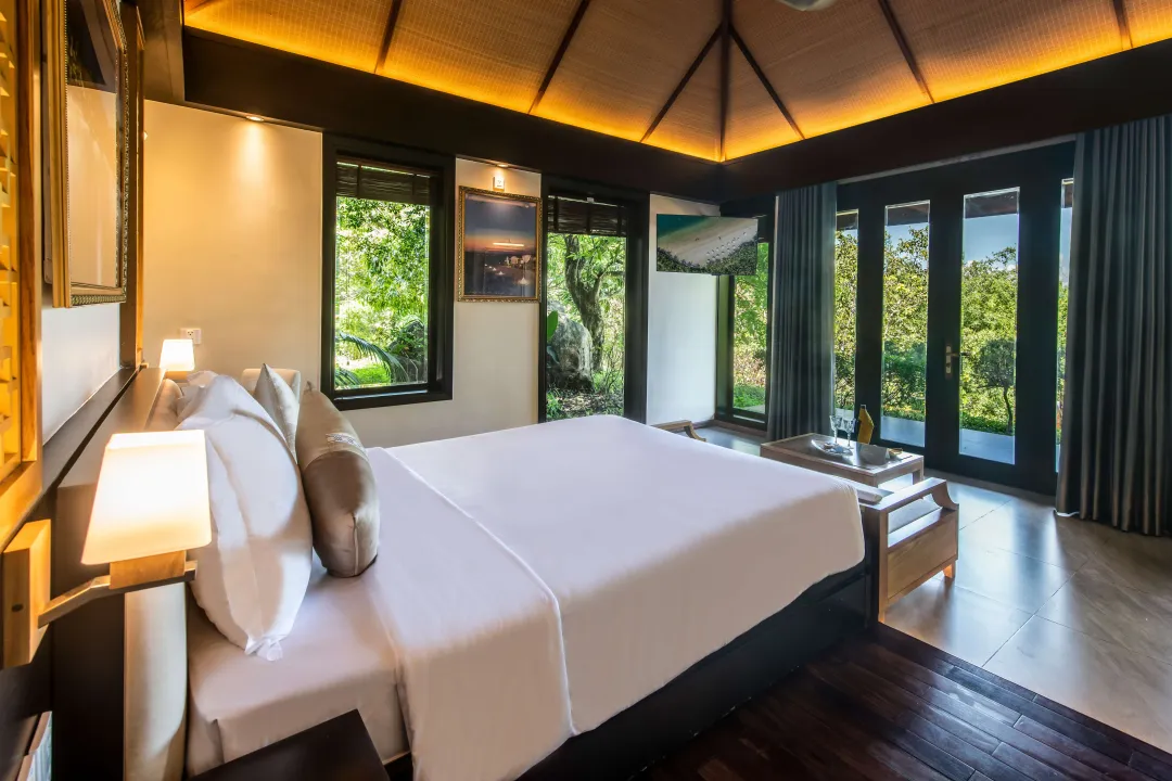 Deluxe Family Bungalow - King Bed